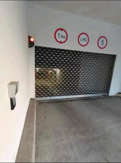 New Building In The Hearth Of Free Parking * Budapest